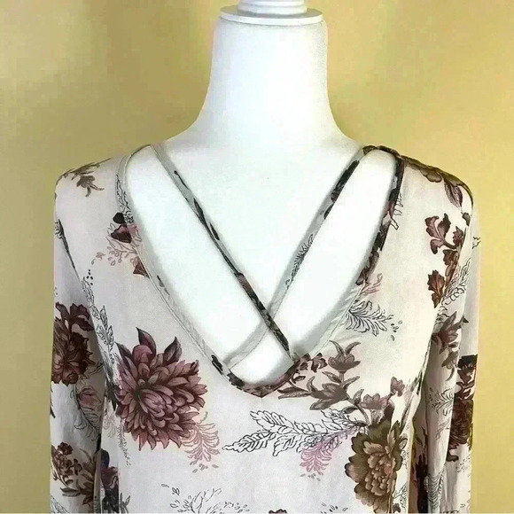 Free People Floral Rayon Cross Strap Bell Sleeve Shift Tunic Blouse Size XS - Picture 2 of 16